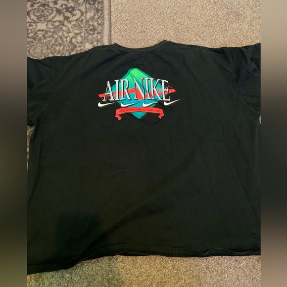 Nike graphic tee - Picture 3 of 4